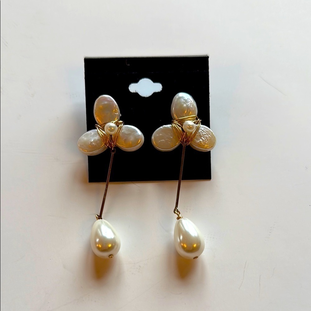 Kate & Mari pearl stud gold plated drop mother of pearl teardrop earrings.